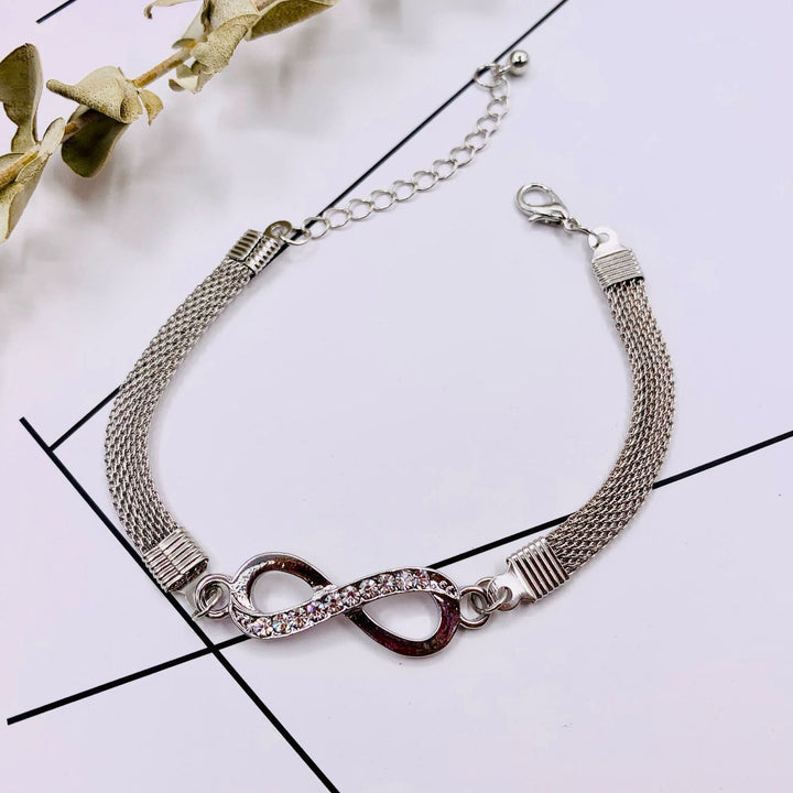 Elegantes Infinity-Armband